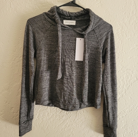 Goodnight Macaroon Tops - Goodnight Macaroon Crop Pullover Size Medium NWT